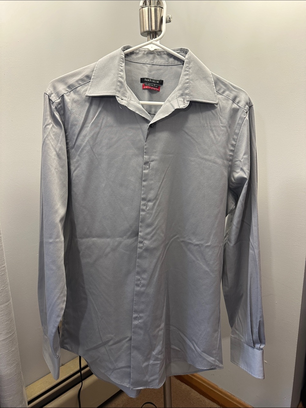 Van Heusen Men’s Light Gray Long-Sleeve Dress Shirt